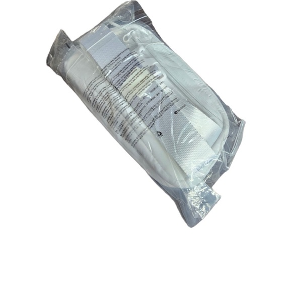 NWT Lululemon Everywhere Belt Bag 1L Wonder Puff - Picture 7 of 8